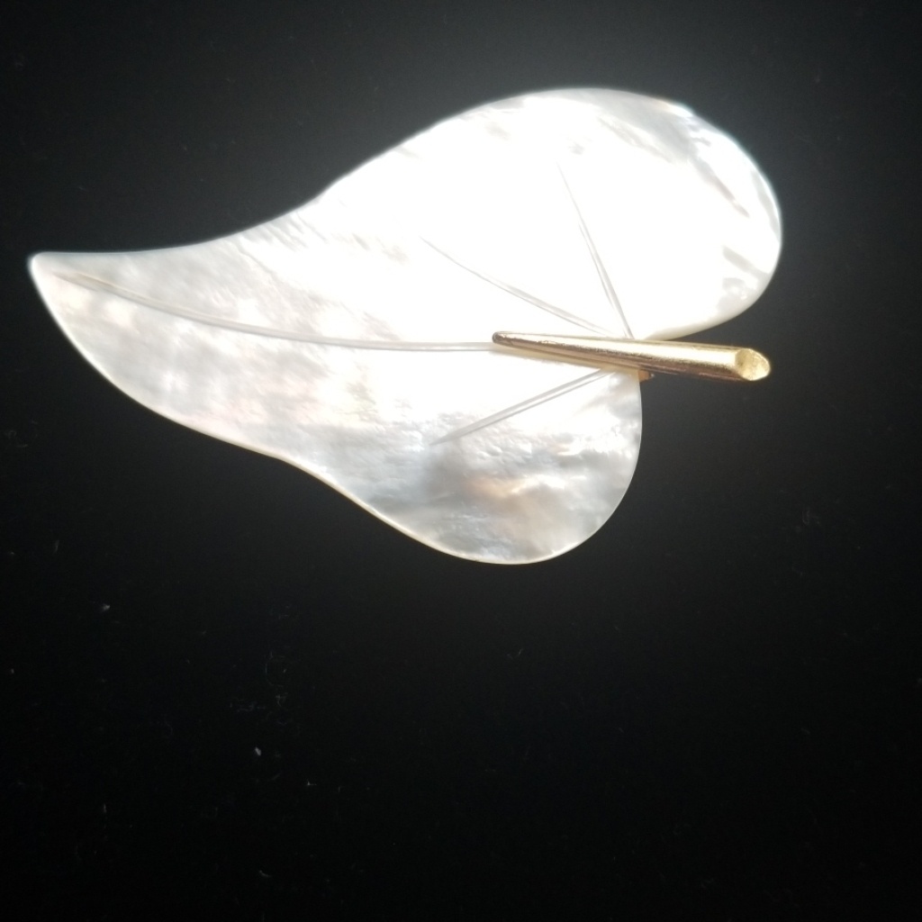 Leaf Pin Brooch Mother Of Pearl With Gold Tone